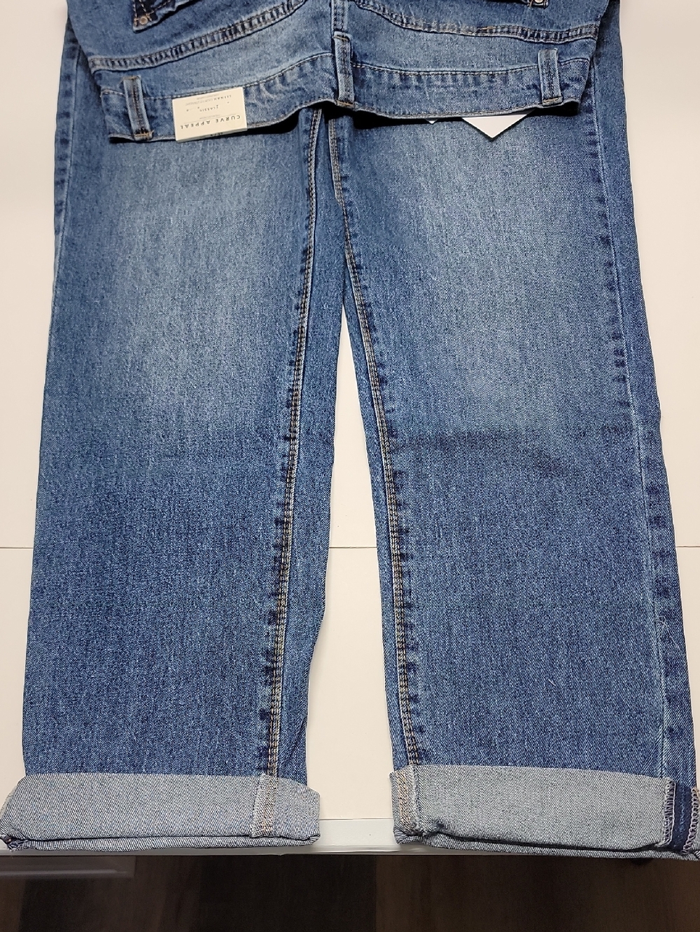 CURVE APPEAL NWT CUFFED HEM EASY FIT JEANS SIZE 4 / 27 - Picture 16 of 16